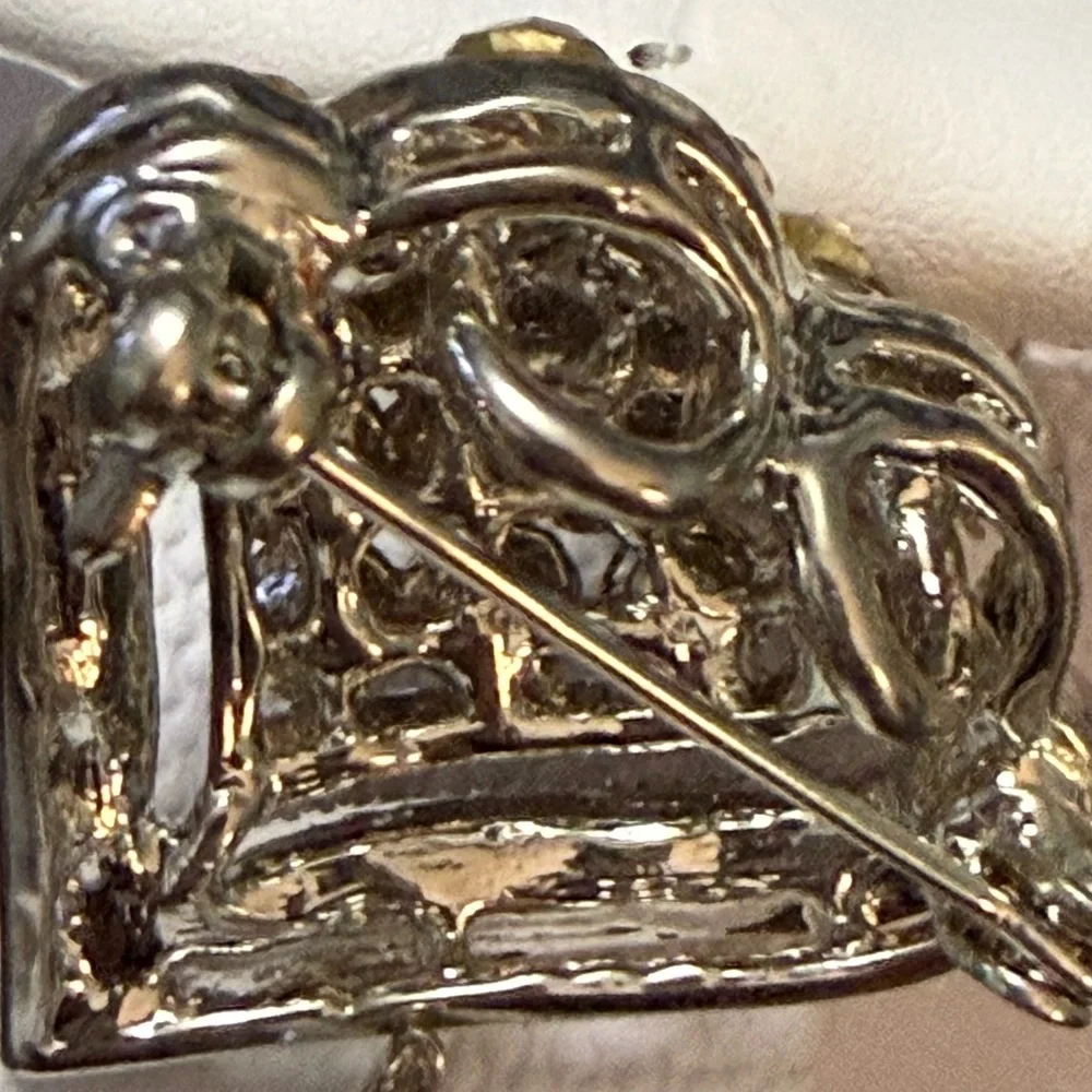 Heart-Shaped Rhinestone Brooch - Picture 3 of 3